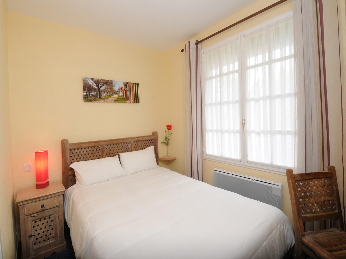 Hotel La Cabane Belin-Beliet Buitenkant foto